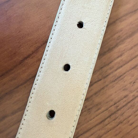 Vtg Carlisle White Snakeskin Textured Leather Belt Gold Buckle Sz M Statement main image 6